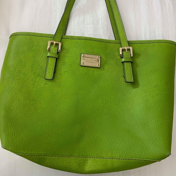 Michael Kors - Picture 1 of 3